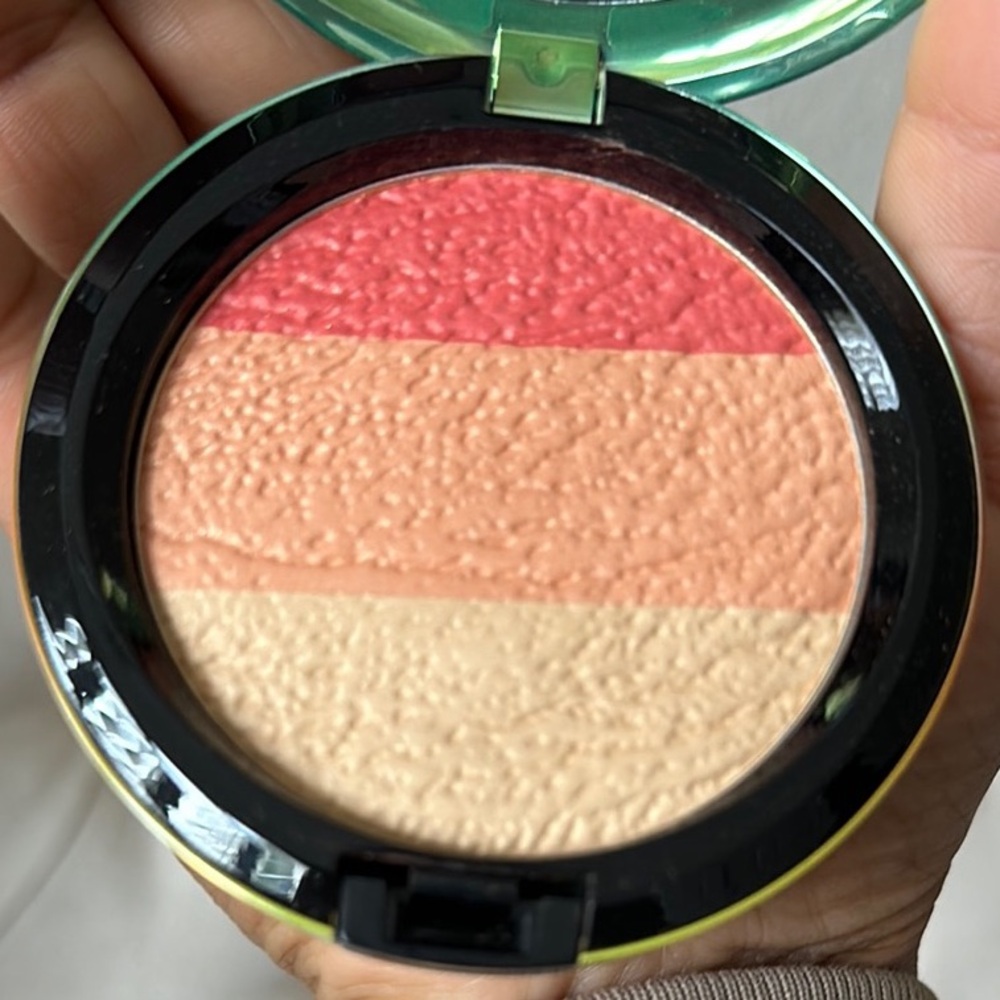 MAC High-Light Powder - Picture 3 of 3